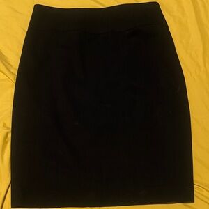 ELIE TAHARI BLACK PENCIL SKIRT